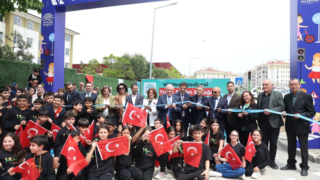 Kızılcıklı Mahallesi’nde Trafik Eğitim Sokağı açıldı Kızılcıklı Mahallesi’nde Trafik Eğitim Sokağı açıldı