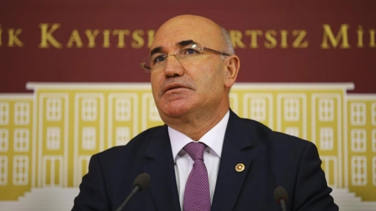 Mahmut Tanal, Yunanistan’da Tatil İddialarını Belgeyle Yalanladı Mahmut Tanal, Yunanistan’da Tatil İddialarını Belgeyle Yalanladı