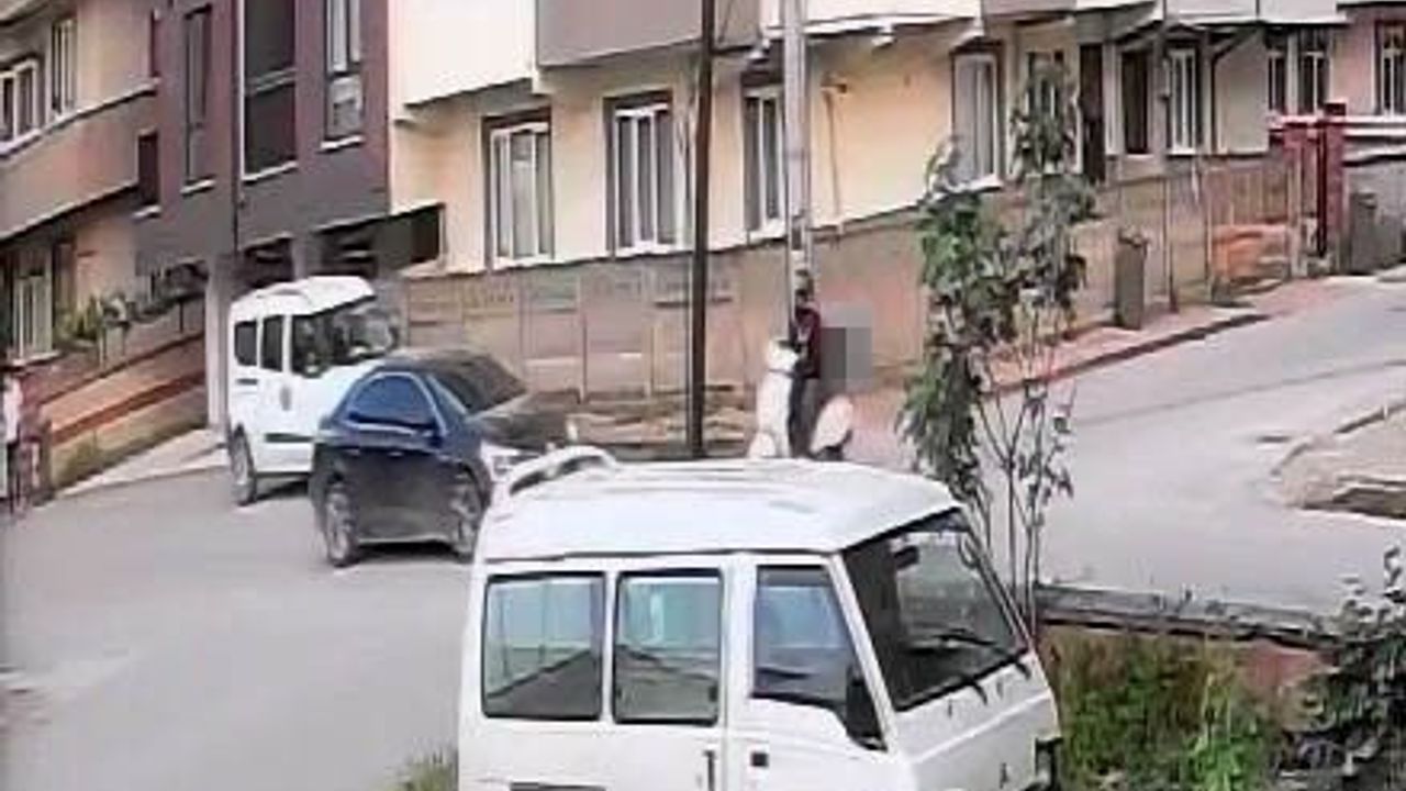 Bursa'da Motosiklet ile Otomobil Çarpıştı: 1 Yaralı Bursa'da Motosiklet ile Otomobil Çarpıştı: 1 Yaralı