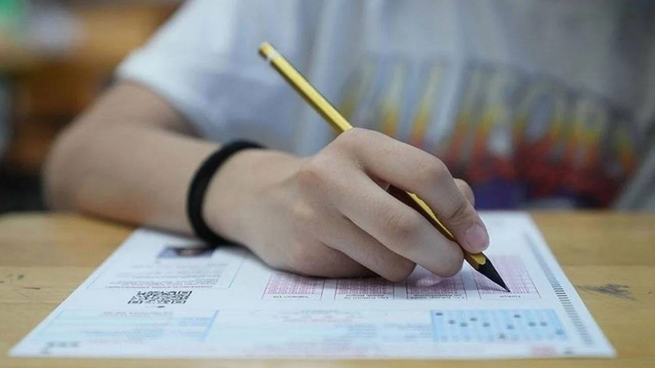 Bursluluk Sınavı Sonuçları Açıklandı: 70 Bin Öğrenci Burs Almaya Hak Kazandı Bursluluk Sınavı Sonuçları Açıklandı: 70 Bin Öğrenci Burs Almaya Hak Kazandı