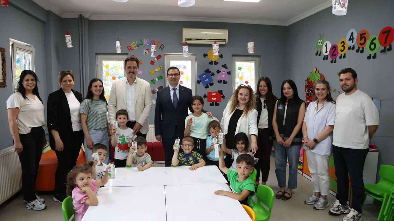 Nilüfer Belediyesi'nden Çocuklara Süt Dağıtımı: Sağlıklı Beslenme İçin Adım Nilüfer Belediyesi'nden Çocuklara Süt Dağıtımı: Sağlıklı Beslenme İçin Adım