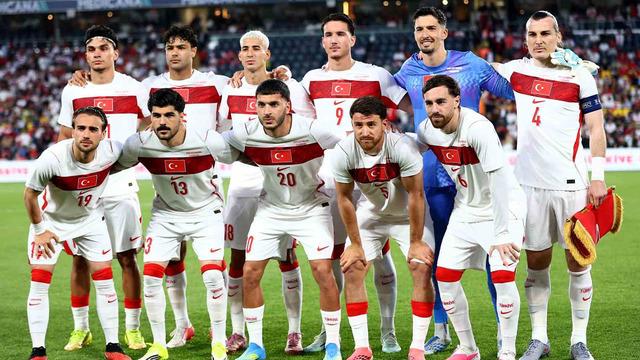 Eren Elmalı Sakatlandı: A Milli Takım Hastaneye Kaldırıldı Eren Elmalı Sakatlandı: A Milli Takım Hastaneye Kaldırıldı