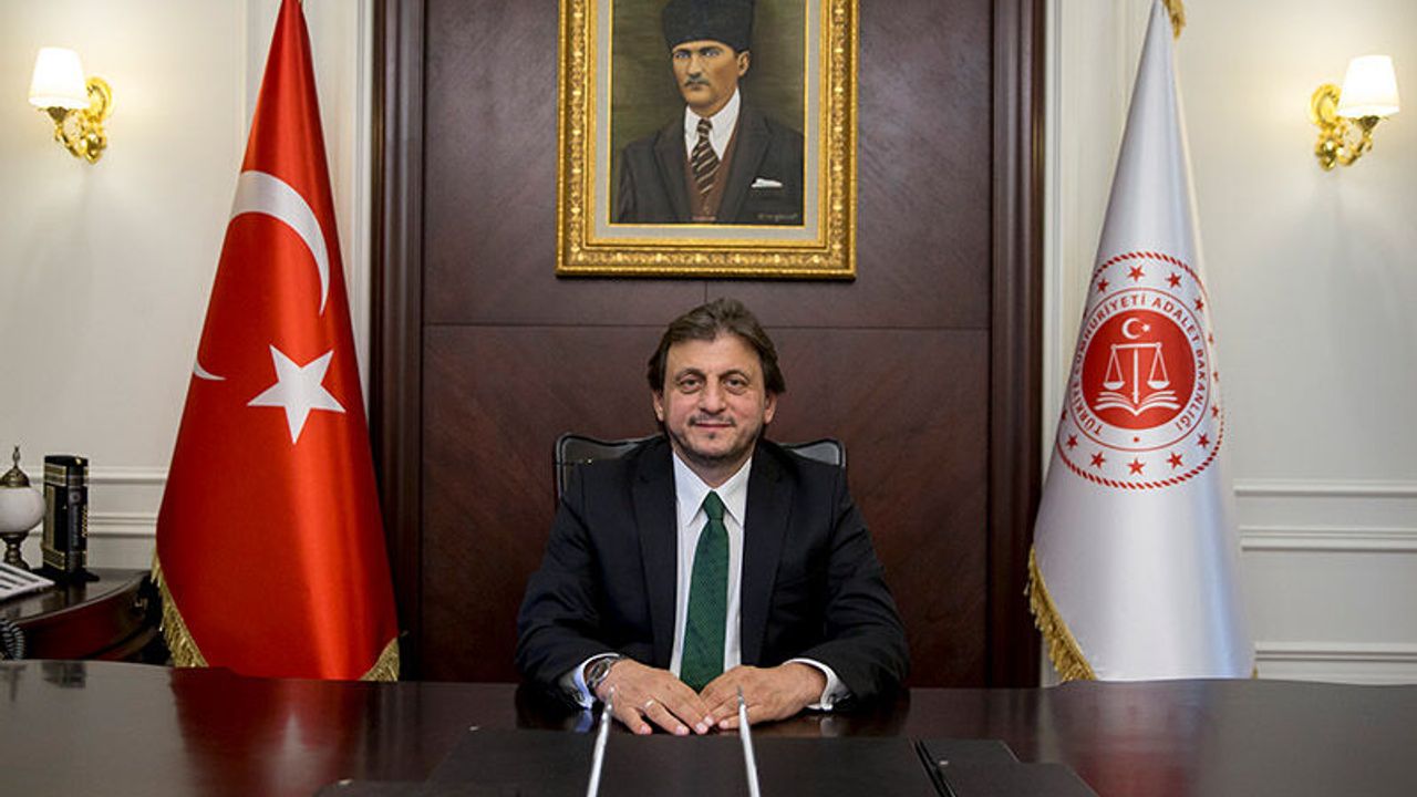 Bursa Kültür Sanat ve Turizm Vakfı'nda Yeni Yönetim Belirlendi: Zekeriya Birkan Başkanlığa Seçildi Bursa Kültür Sanat ve Turizm Vakfı'nda Yeni Yönetim Belirlendi: Zekeriya Birkan Başkanlığa Seçildi