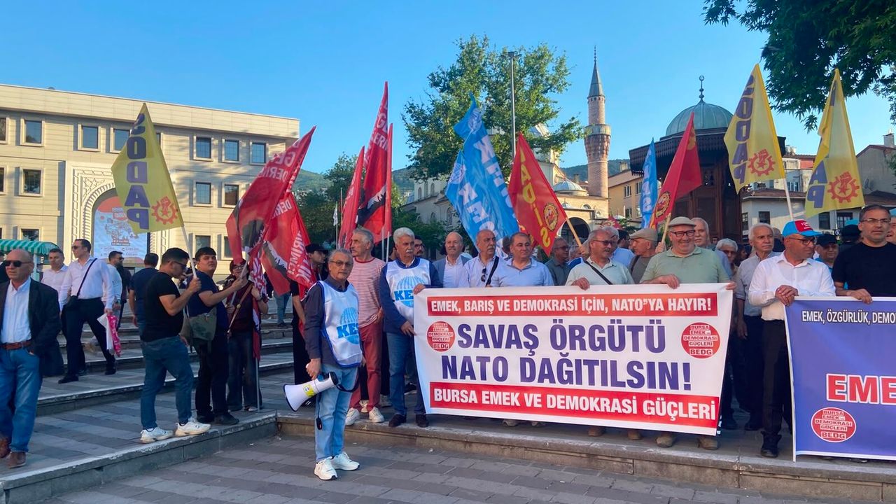 Bursa Emek ve Demokrasi Güçleri: Türkiye NATO'dan Çıkmalı Bursa Emek ve Demokrasi Güçleri: Türkiye NATO'dan Çıkmalı