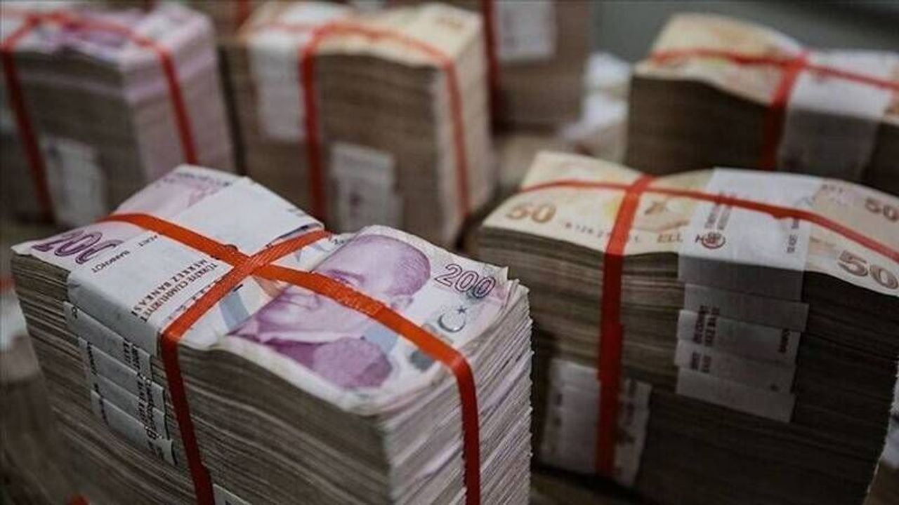 Tüketici Kredileri 3,2 Trilyon Lirayı Aştı: Bankacılık Sektörü Toplam Kredi Hacmi 25 Trilyon 806 Milyar Liraya Yükseldi Tüketici Kredileri 3,2 Trilyon Lirayı Aştı: Bankacılık Sektörü Toplam Kredi Hacmi 25 Trilyon 806 Milyar Liraya Yükseldi