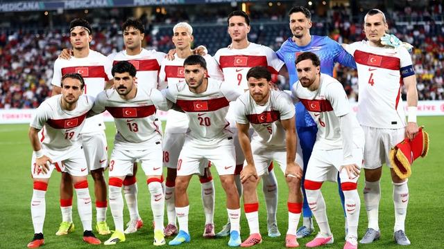 Galatasaray, Milli Golcü Deniz Gül için Resmi Teklif Hazırlıyor