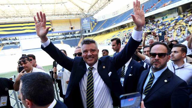 Sadettin Saran: Kongre Üyelerinden Alkışlarla Ayrıldı