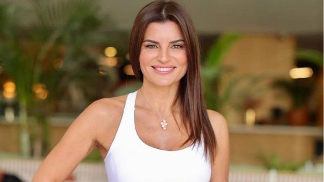 Ece Vahapoğlu Kanseri Yendi: İki Operasyon ve Sekiz Kemoterapi Geçirdi Ece Vahapoğlu Kanseri Yendi: İki Operasyon ve Sekiz Kemoterapi Geçirdi