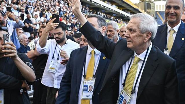 Fenerbahçe'nin Teknik Direktör Adayı: Aziz Yıldırım Montella'yı İstiyor