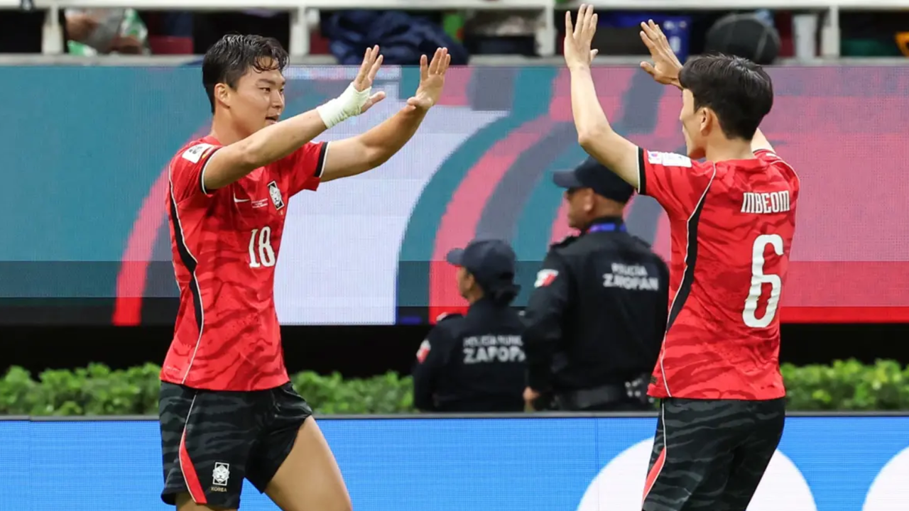 Hyeon-gyu Oh'dan Tarihi Gol: Güney Kore, Çekya'yı 2-1 Yendi Hyeon-gyu Oh'dan Tarihi Gol: Güney Kore, Çekya'yı 2-1 Yendi