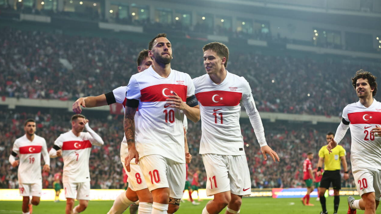 A Milli Takım'ın Avustralya Karşısındaki Muhtemel 11'i Belli Oldu: Montella'nın Tercihleri Merak Ediliyor A Milli Takım'ın Avustralya Karşısındaki Muhtemel 11'i Belli Oldu: Montella'nın Tercihleri Merak Ediliyor