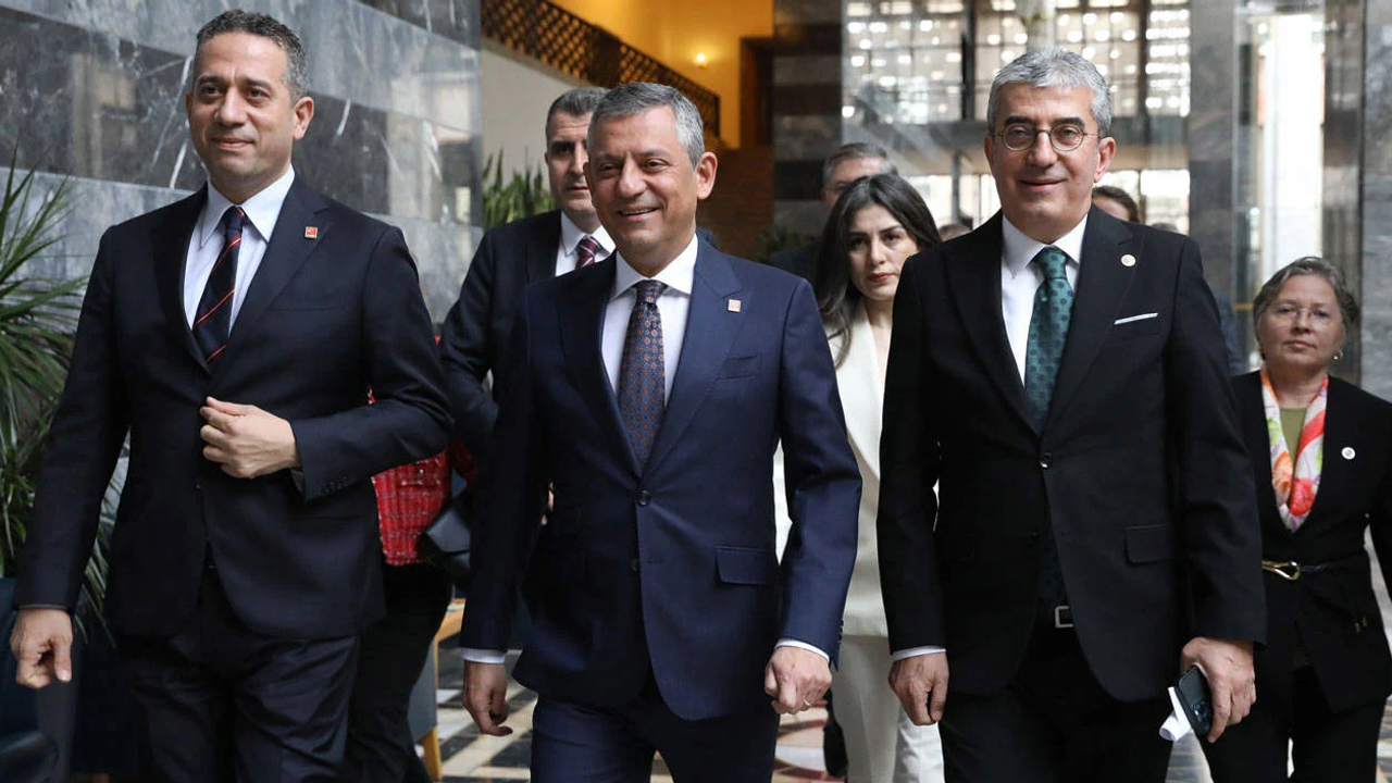 TBMM'de Ali Mahir Başarır ve Gökhan Günaydın'ın İsimleri Kaldırıldı TBMM'de Ali Mahir Başarır ve Gökhan Günaydın'ın İsimleri Kaldırıldı