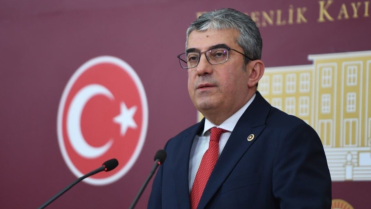 Gökhan Günaydın'ın Tedbir Kararı Kaldırıldı: Grup Başkanvekilliğine Devam Edecek Gökhan Günaydın'ın Tedbir Kararı Kaldırıldı: Grup Başkanvekilliğine Devam Edecek