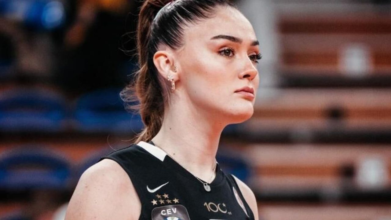 Zehra Güneş'in Kız Kardeşi İrem Güneş 22 Yaşına Girdi: Sosyal Medyada Gündem Oldu Zehra Güneş'in Kız Kardeşi İrem Güneş 22 Yaşına Girdi: Sosyal Medyada Gündem Oldu