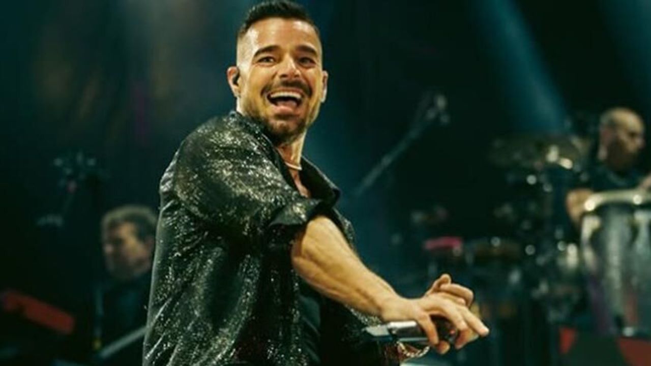 Ricky Martin'in Kulis İstekleri: Oksijen Kapsülü ve Çamur Banyosu! Ricky Martin'in Kulis İstekleri: Oksijen Kapsülü ve Çamur Banyosu!