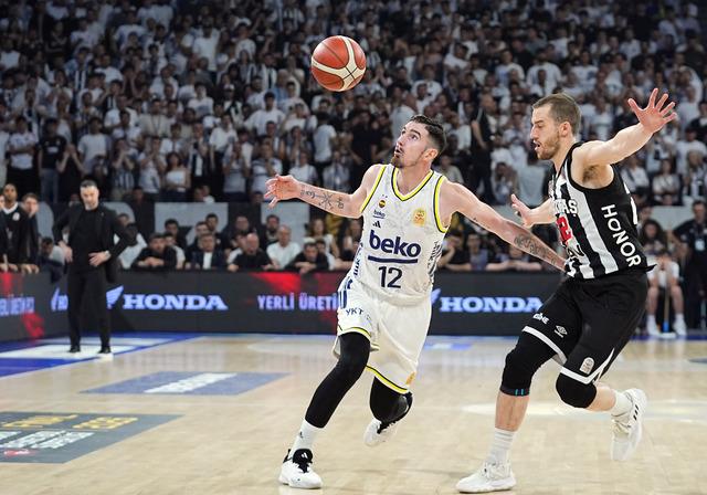Nando De Colo Aktif Basketbol Kariyerine Son Verdi: Fenerbahçe Beko'dan Resmi Açıklama