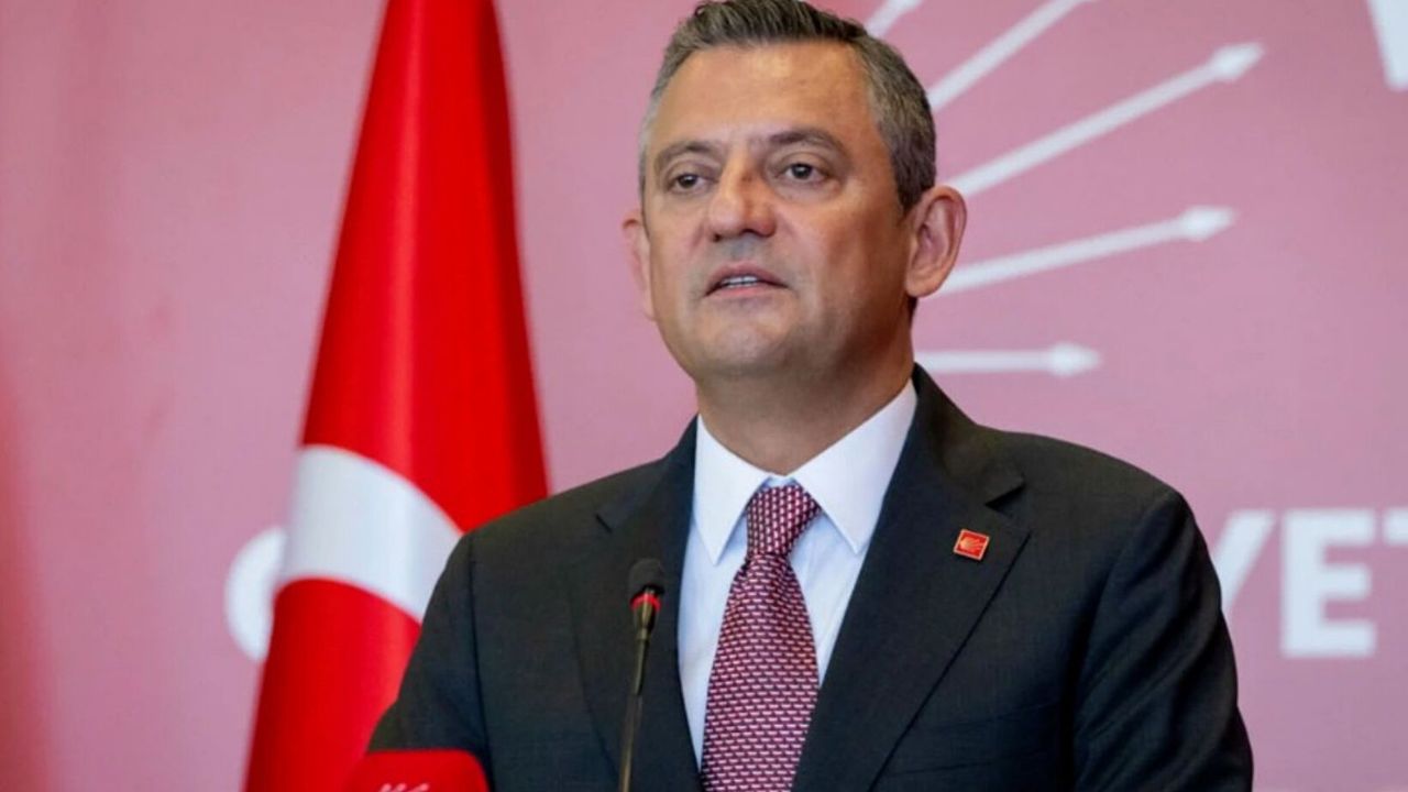 Özgür Özel: Öğretmenlerin Yanındayız, Zulme İtiraz Ediyoruz Özgür Özel: Öğretmenlerin Yanındayız, Zulme İtiraz Ediyoruz