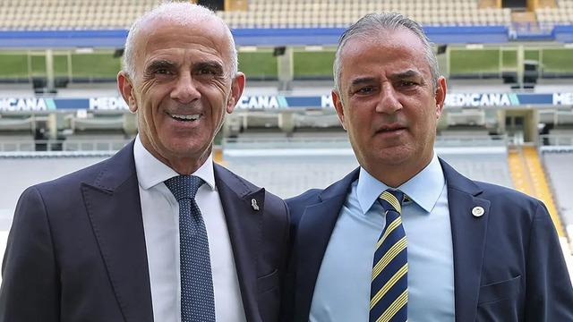 Fenerbahçe'de Orta Saha Değişimi: Fred Gidiyor, Andre Luiz Geliyor Fenerbahçe'de Orta Saha Değişimi: Fred Gidiyor, Andre Luiz Geliyor