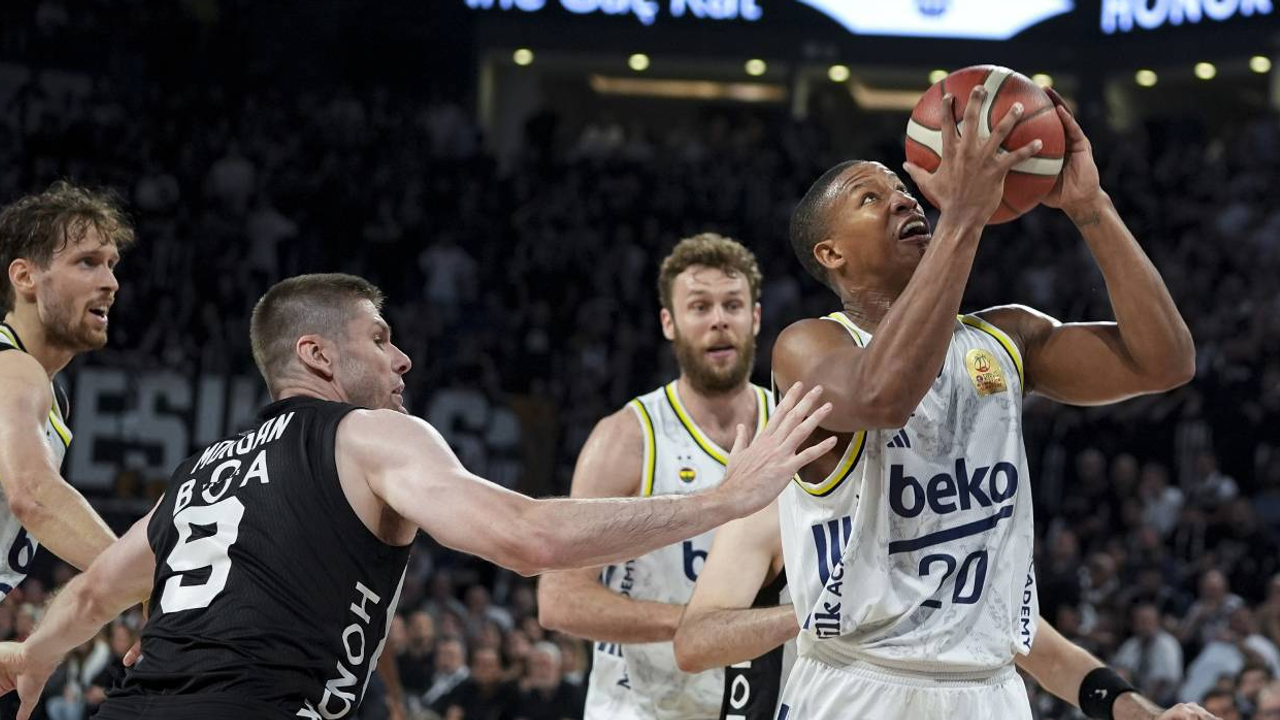 Fenerbahçe Beko'da İki Ayrılık: Khem Birch ve Devon Hall Takımdan Ayrıldı Fenerbahçe Beko'da İki Ayrılık: Khem Birch ve Devon Hall Takımdan Ayrıldı