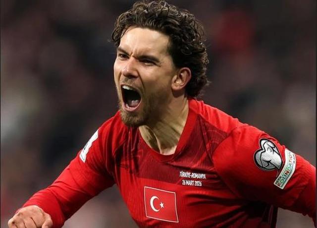 Menüyü kurye ifşa etti! Ferdi Kadıoğlu'nun otele verdiği sipariş olay oldu