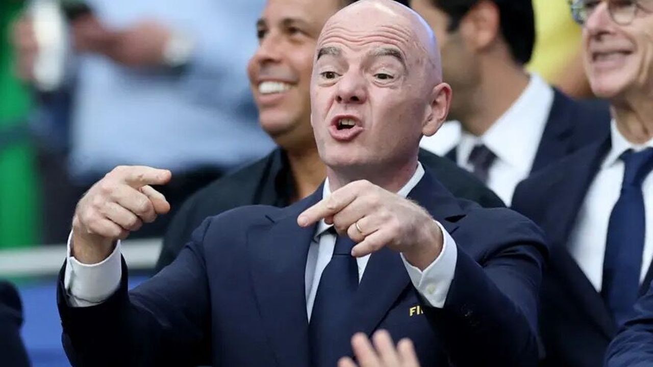 FIFA çatırdıyor