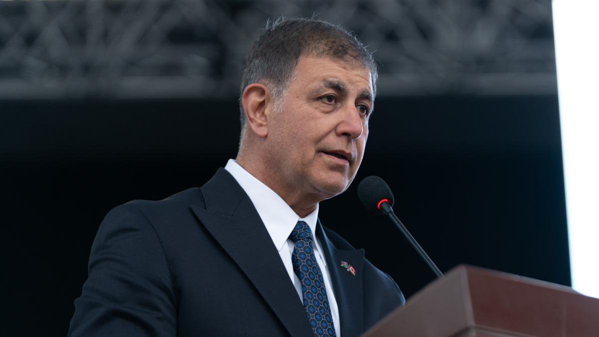 Önce Zeydan Karalar şimdi Cemil Tugay! Özel'in yeni partisine katılmayacak Önce Zeydan Karalar şimdi Cemil Tugay! Özel'in yeni partisine katılmayacak