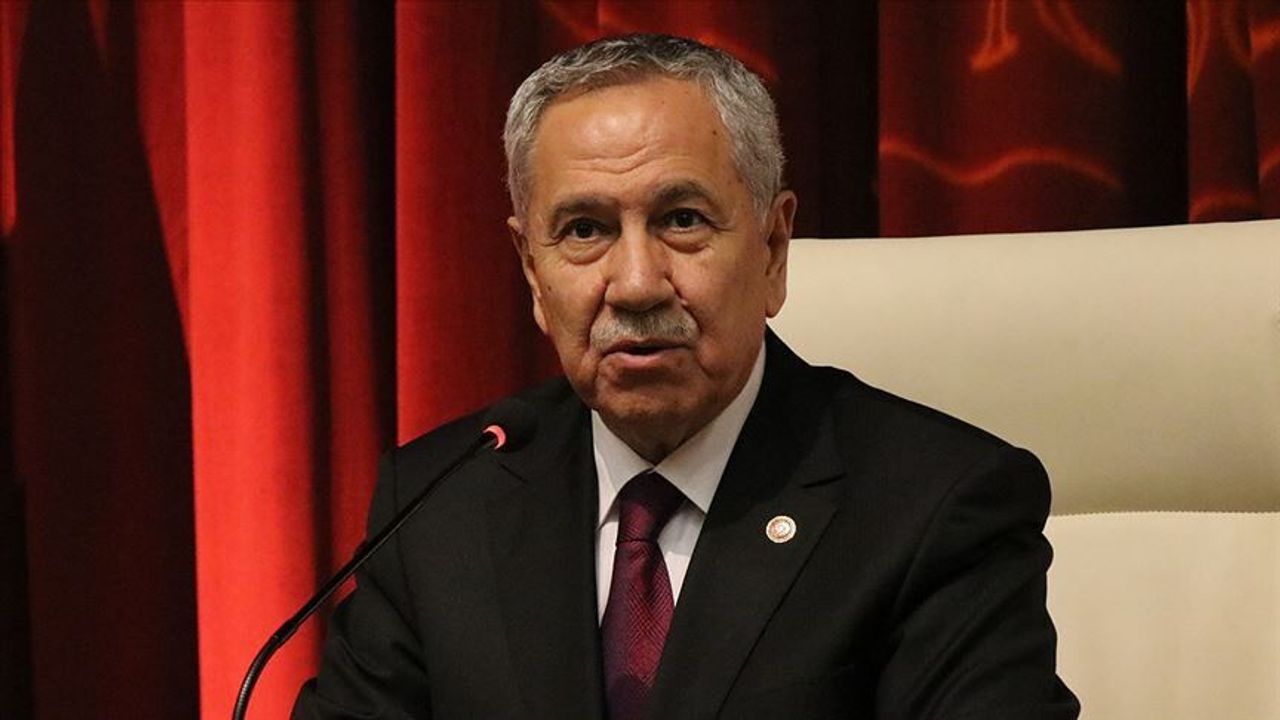 Bülent Arınç'tan Ahmet Davutoğlu'na Destek Mesajı