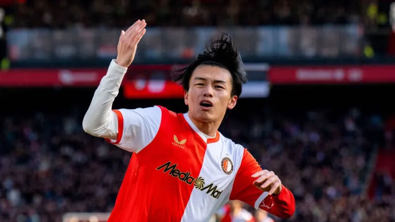 Fenerbahçe, Ayase Ueda İçin Resmi Teklifte Bulundu
