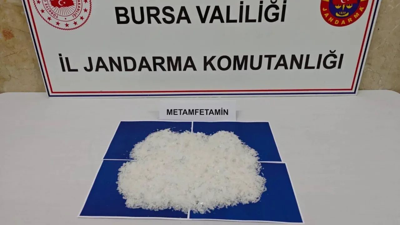 Gürsu'da düzenlenen operasyonda 1.935 kg metamfetamin ele geçirildi