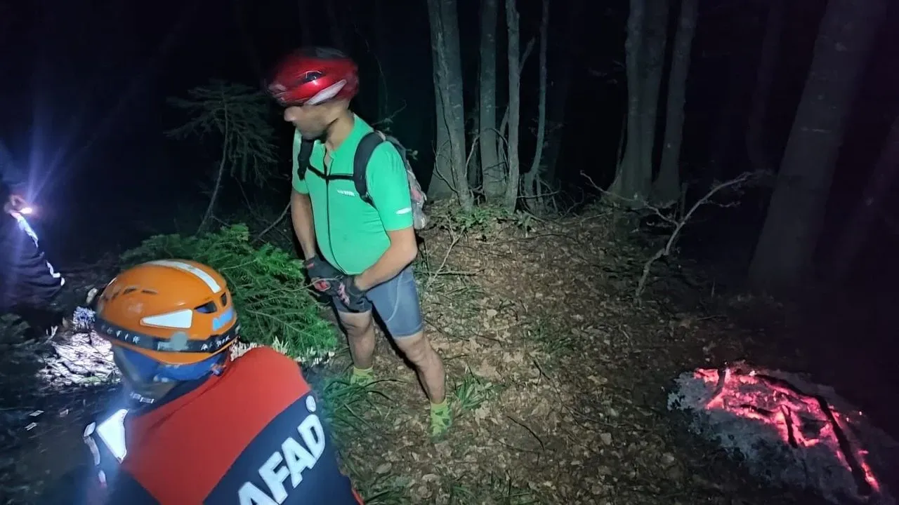 Kestel'de bisikletiyle mahsur kalan vatandaş, dronla kurtarıldı