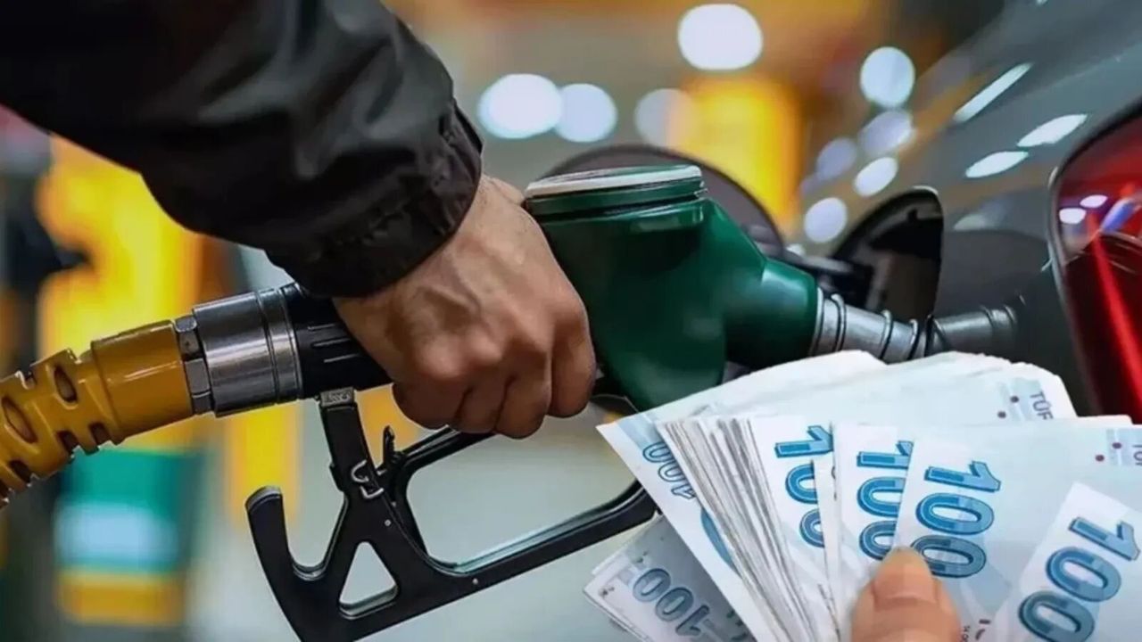 Benzin fiyatına yarından itibaren 1,56 lira zam geliyor