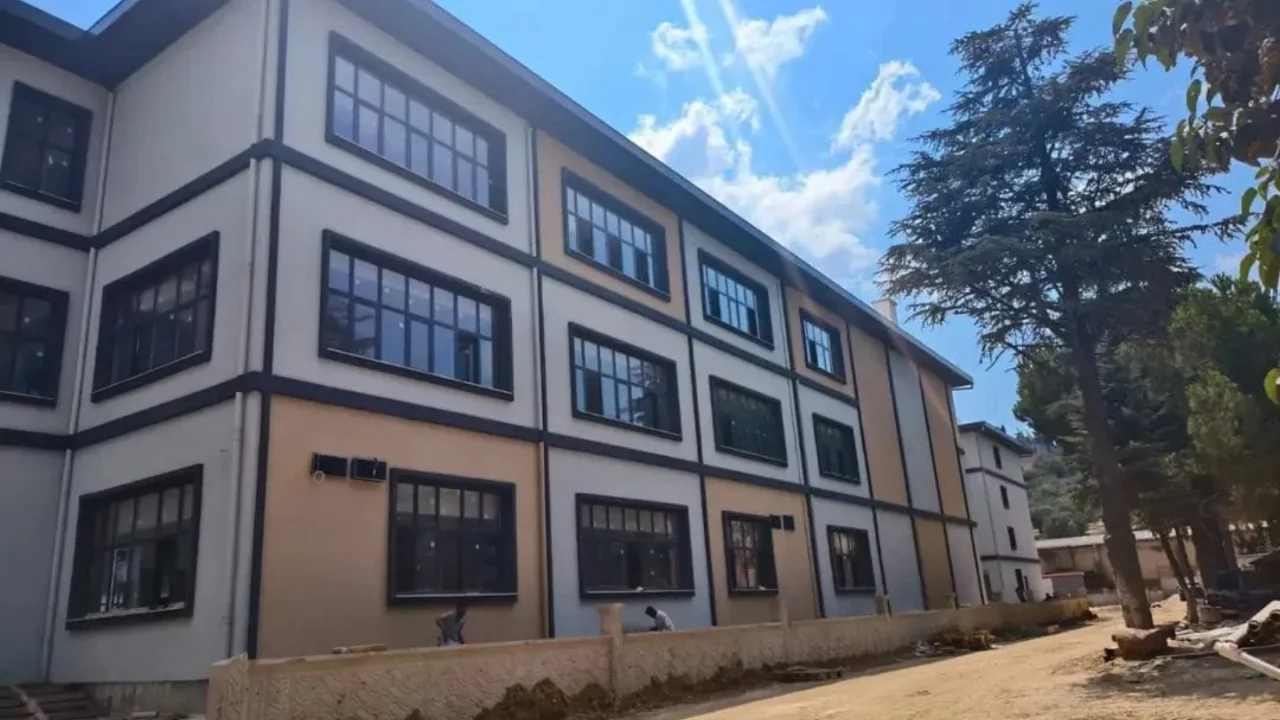 Gemlik'te 500 kişilik öğrenci yurdunun inşaatında sona gelindi