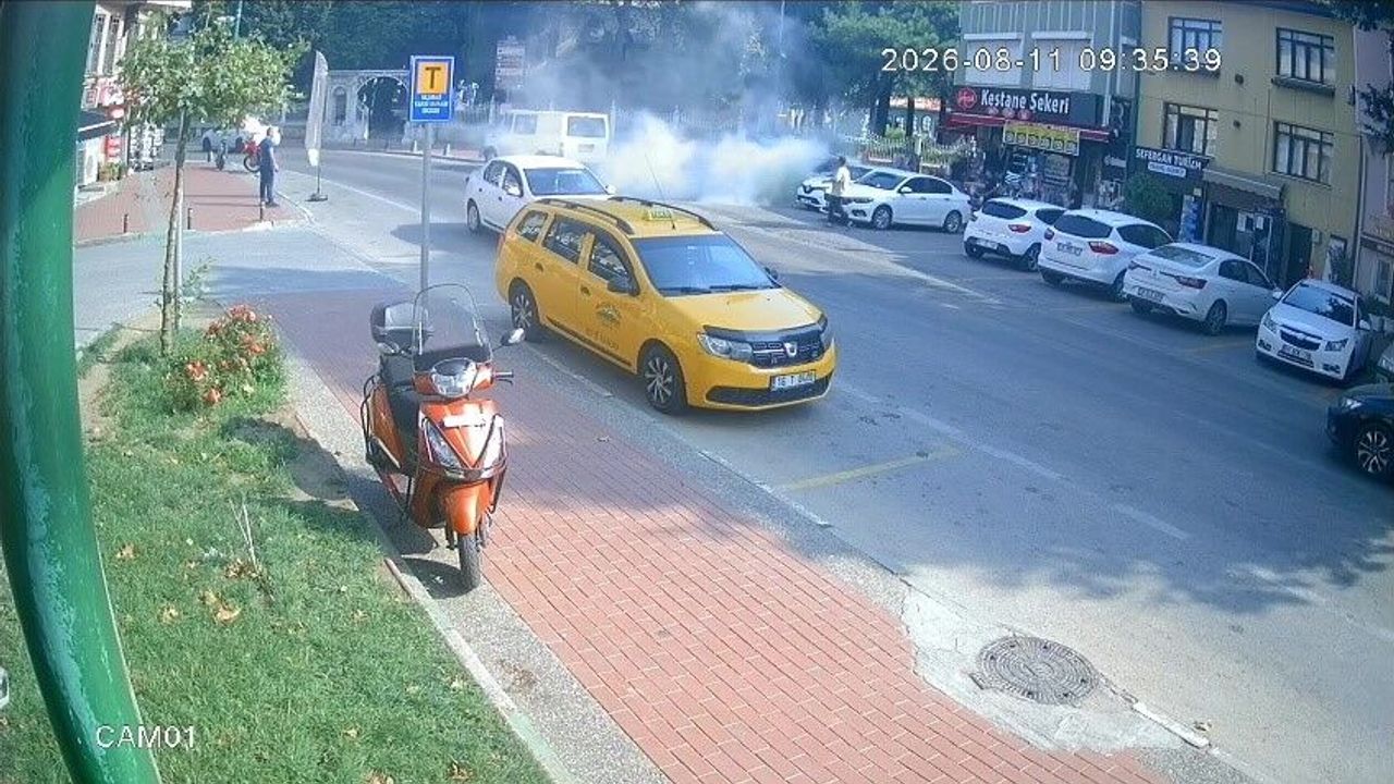 Bursa'da taksiciler, yangına anında müdahale etti