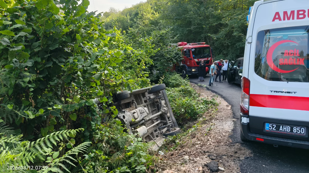 Fındık işçilerini taşıyan minibüs devrildi: 7 yaralı hastaneye kaldırıldı