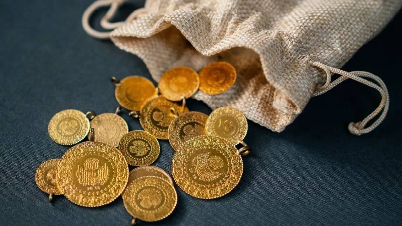 Gram altın fiyatı zirveden döndü: Bir günde 200 TL değer kaybetti