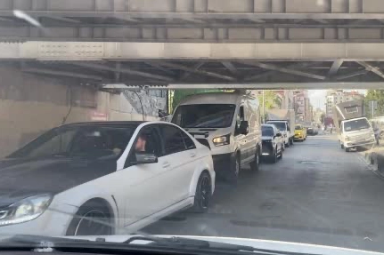 İstanbul'da Ateez konseri öncesi kilometrelerce insan kuyruğu oluştu
