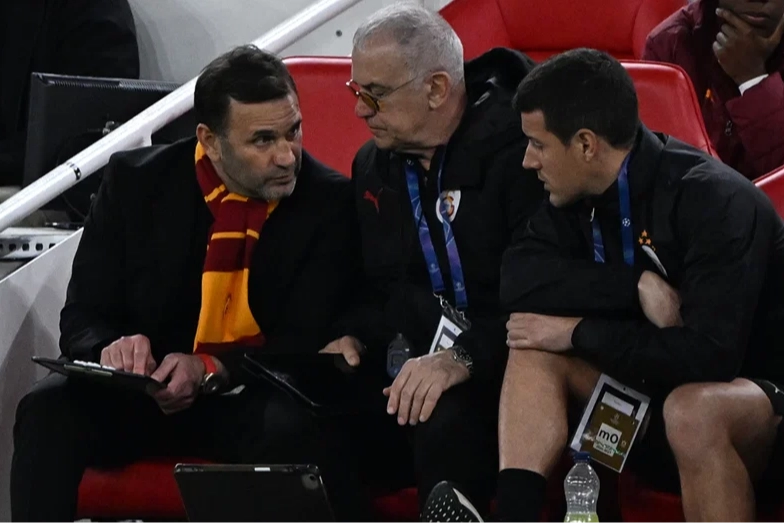 Galatasaray, Okan Buruk'un yardımcılarıyla yeni sözleşmeler imzaladı