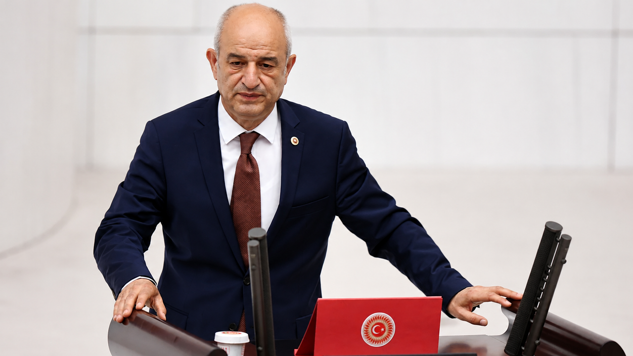Ali Fazıl Kasap CHP'den istifa ederek Yeni Yol'a katıldı: Milletvekili sayısı 20'ye yükseldi