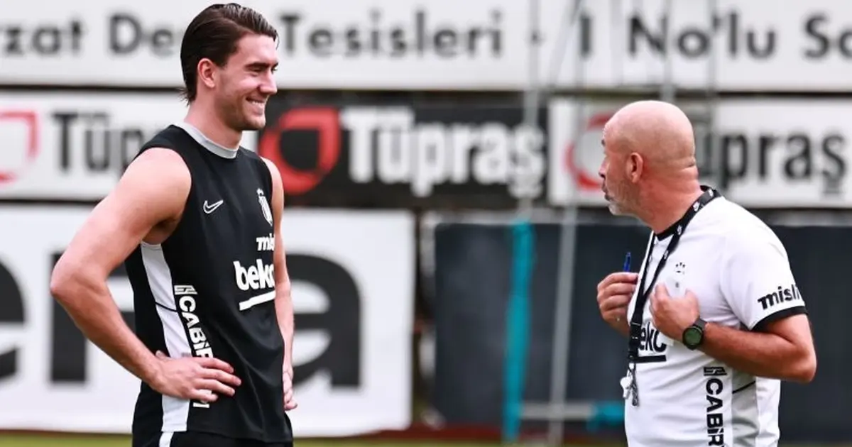 Yeni transfer Dusan Vlahovic, Beşiktaş'ta ilk idmanına çıktı