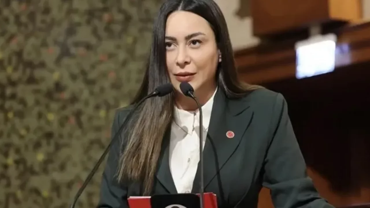 Hülya Şimşek tutuklandı: Tehdit ve para talebi soruşturması Hülya Şimşek tutuklandı: Tehdit ve para talebi soruşturması