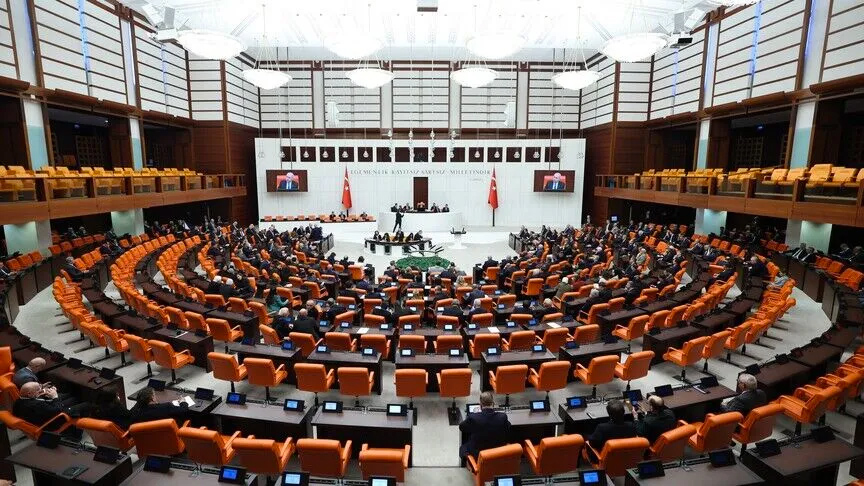 Ömer Karakaş, İYİ Parti'den istifa etti: Sandalye sayısı düştü Ömer Karakaş, İYİ Parti'den istifa etti: Sandalye sayısı düştü