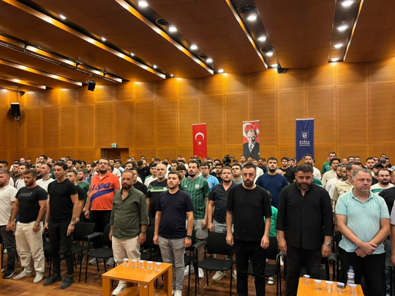 Bursaspor taraftarları, stadyumda küfürü önlemek için toplandı