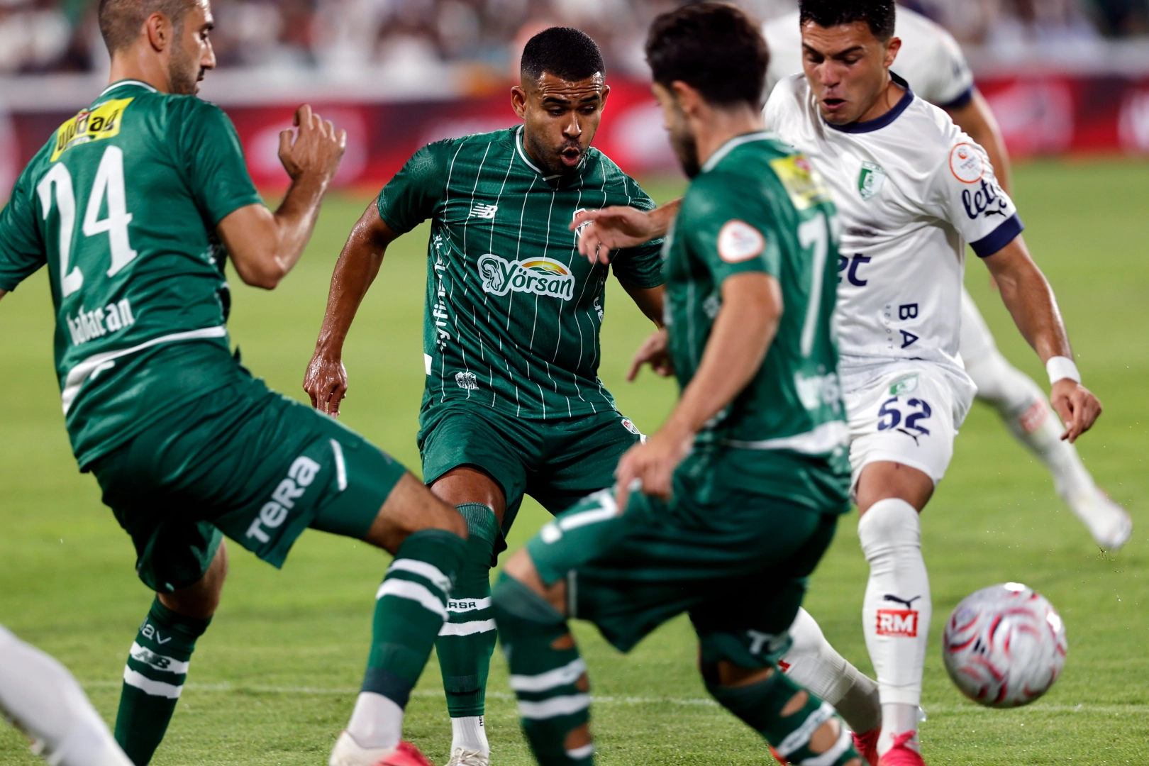 Bursaspor, Iğdır FK ile kritik maça çıkıyor: Mücadele 21.30'da başlayacak