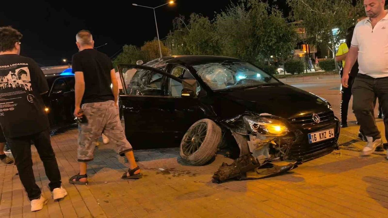İnegöl'de otomobilin kontrolden çıkması sonucu kaza: 1 yaralı