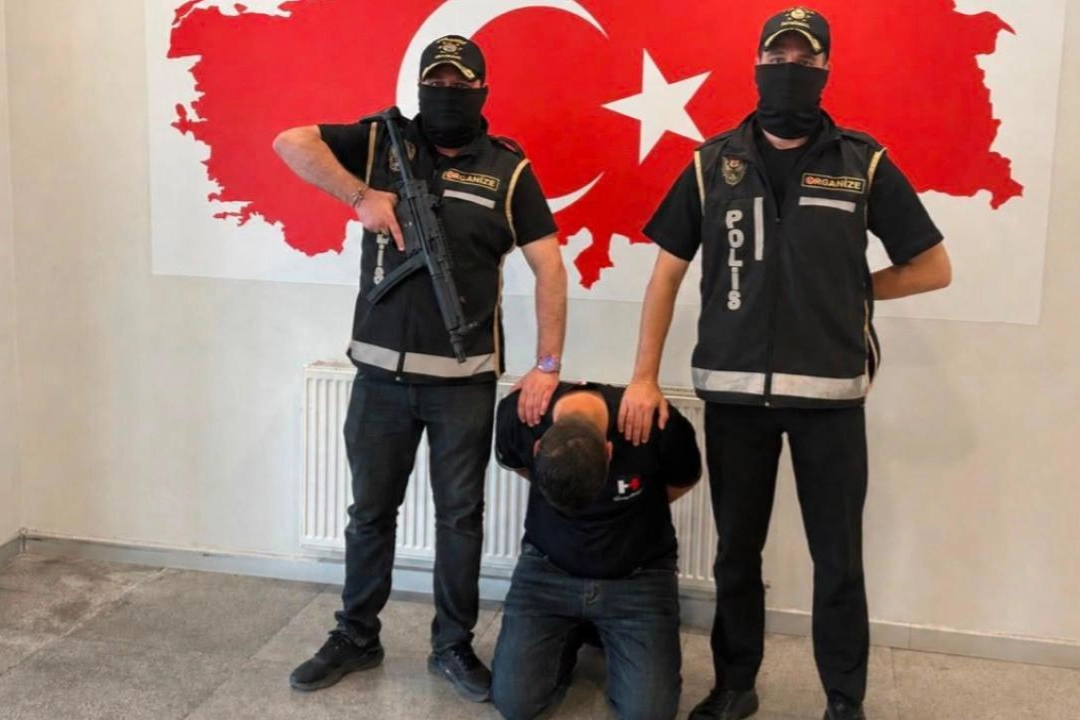 Yeni nesil suç örgütleriyle irtibatlı şüpheli Bakü'de yakalandı