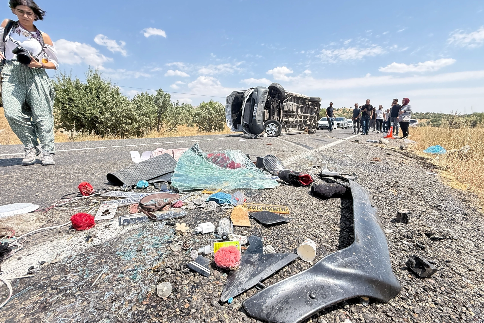 Diyarbakır'da minibüs kazasında ölü sayısı 7'ye yükseldi Diyarbakır'da minibüs kazasında ölü sayısı 7'ye yükseldi