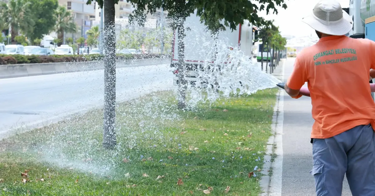 58 noktada sulama: Osmangazi Belediyesi yaz sıcaklarına karşı önlem alıyor