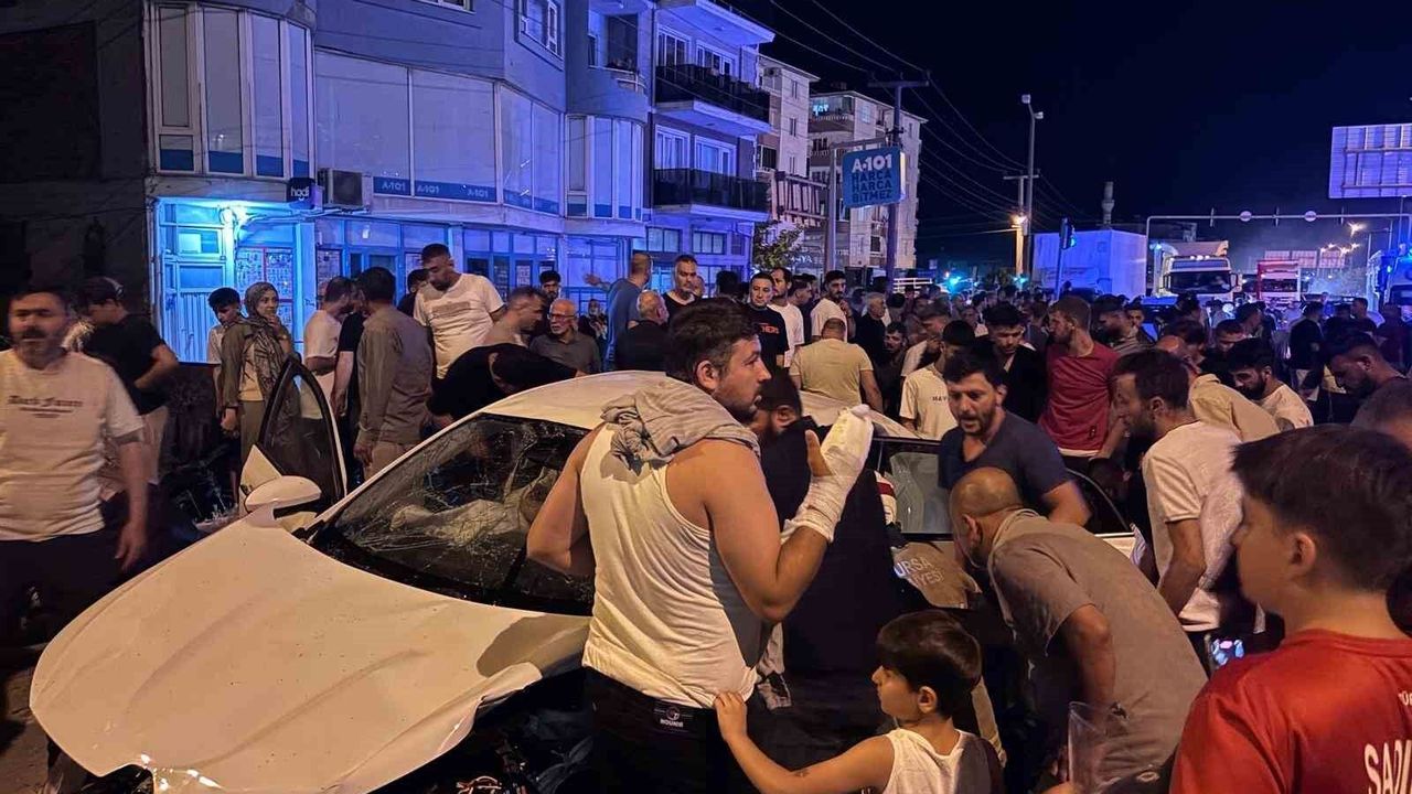 Bursa-Yalova karayolunda kırmızı ışık ihlali faciası: 5 yaralı