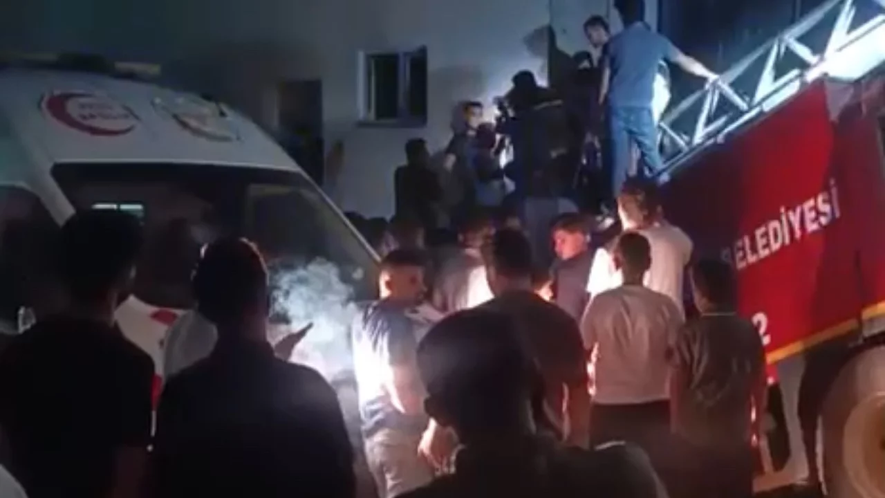 Uzman çavuş itfaiye aracına sıkıştı: Olay yerinde hayatını kaybetti