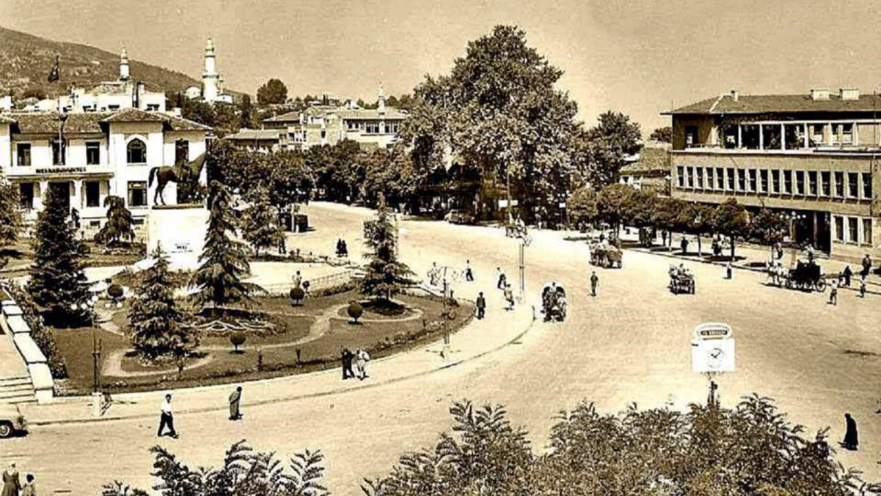 Bursa'nın 50 Yılda Geçirdiği Dönüşüm: Nüfus ve Yapılaşma Değişti Bursa'nın 50 Yılda Geçirdiği Dönüşüm: Nüfus ve Yapılaşma Değişti